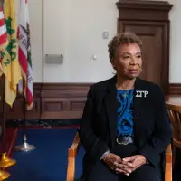 Oakland's new mayor Barbara Lee fights high crime and tells federal law enforcement to stay away