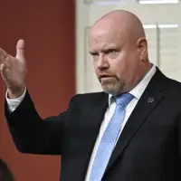 Quebec tables bill that would ban gang colours, creates public sex offender registry