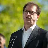 No way 'to do business,' B.C. Energy Minister Dix says of Alberta's pipeline plans