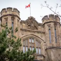 Government demanding public servants reimburse years-old Phoenix overpayments