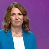 Danielle Smith vows to fight federal firearm 'seizure' program next week