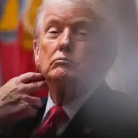 Doodling, drowsiness and a conspicuous misspelling highlight Trump's last Cabinet meeting of 2025