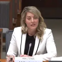 Joly says feds will serve Stellantis with notice of default on funding contracts