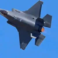 Canadians say selecting the best fighter jet for the job matters more than jobs: Nanos