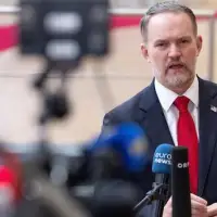 Trump’s point man on trade floats separate deals with Canada and Mexico