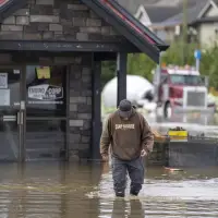 B.C. evacuation orders, alerts expand as floods cut off most links to Lower Mainland