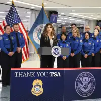 TSA renews push to end collective bargaining agreement for airport security screeners