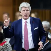 Federal minister says he's getting 'lots of inquiries' about MPs crossing the floor