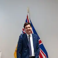 B.C. premier cracks MOU Christmas joke ahead of premiers meeting with PM