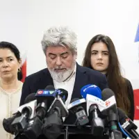 Pablo Rodriguez says he's stepping down as Liberal leader with his 'head held high'