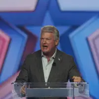 Ethics watchdog: Top aide to Georgia's Mike Collins improperly hired girlfriend as intern