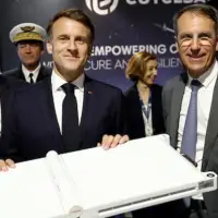 French-U.K. Starlink rival pitches Canada on 'sovereign' satellite service for Arctic military operations