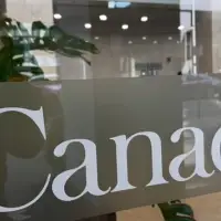 Federal departments begin notifying public servants of possible job cuts