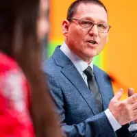 NDP leadership candidate Avi Lewis goes after AI data centres