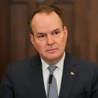 MacKinnon says minority Parliament can work if Conservatives 'get out of the way'