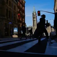 Downtown Ottawa businesses eager for return of federal public servants