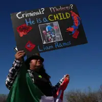 Democrats Castro, Crockett set out to visit detention center housing family detained in Minnesota