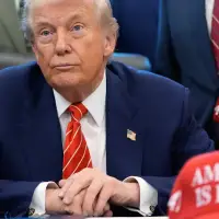 The Latest: 700 immigration officers will immediately leave Minnesota