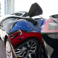 Ottawa set to scrap EV mandate, launch $1.5 billion investment fund: sources