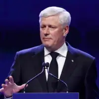 Stephen Harper says Canada must urgently reduce its dependence on the U.S. - consider hitting US goods with tariffs