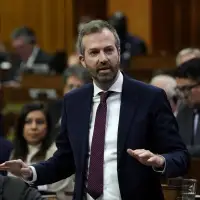 Procurement minister says loans to Canada Post aren't a 'long-term solution'