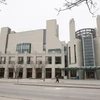 Ontario lifting post-secondary tuition freeze, boosting funding