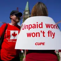 Airlines say federal probe disproves unpaid work claims, but Ottawa wants more data