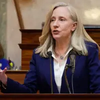 Democrats bet on Virginia Gov. Abigail Spanberger's cost-focused message to counter Trump