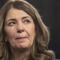 Alberta to hold referendum on ‘out-of-control’ immigration amid strain on social services, budget: Smith