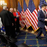 Supreme Court ruling offers little relief for Republicans divided on Trump's tariffs