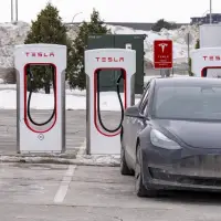 Ottawa incentivizes electric vehicle purchases; Nova Scotia makes them more expensive