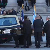 Crowds of mourners line up for memorial services for Jesse Jackson at his Chicago organization