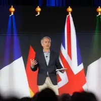 Democratic moderates warn that leaning too far left in midterms sets up presidential loss in 2028