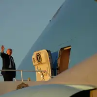 Trump visits Ohio and Kentucky to downplay war's effect on economy and target a top GOP antagonist