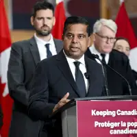 New government bill would help police, spy service probe online activities