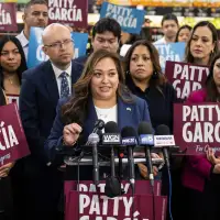 Illinois voters pick a new generation of Democrats for House, Senate after near-record retirements