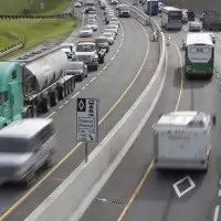 Ontario plans to open high-occupancy vehicle lanes to all outside peak traffic times