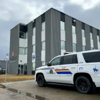 Alberta's Smith says not contacted by RCMP amid police searches in contract probe