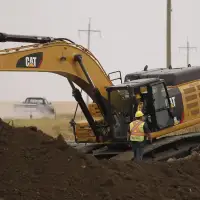 Manitoba training fee could drive up costs on large construction projects, groups say