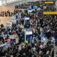 Enhanced role for immigration officers at US airports as shutdown frustrates travels and screeners