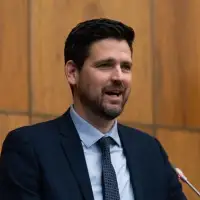 Fraser says he considered notwithstanding clause after court struck down child porn penalties