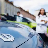 Stellantis in Talks to Make Chinese EVs at Idled Canadian Plant