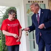 Trump tips DoorDash driver $100 for delivering McDonald's to Oval Office