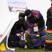 Cree baby takes first steps on Parliament Hill in historic ceremony