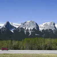 Alberta looks to replace highway welcome signs with province-shaped placards