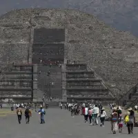 Gunman at pyramids north of Mexico City kills Canadian tourist, injures 6 others