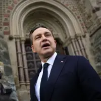 Poilievre: Carney should state what 'leverage' Canada has in trade talks