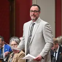 Quebec tables bill to increase number of ridings to 127 after Supreme Court decision