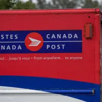 Feds greenlight $673 million to keep Canada Post afloat this year