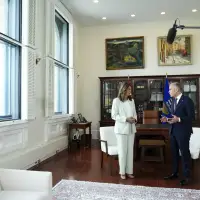Smith sees progress on pipeline deal with Ottawa after Carney meeting